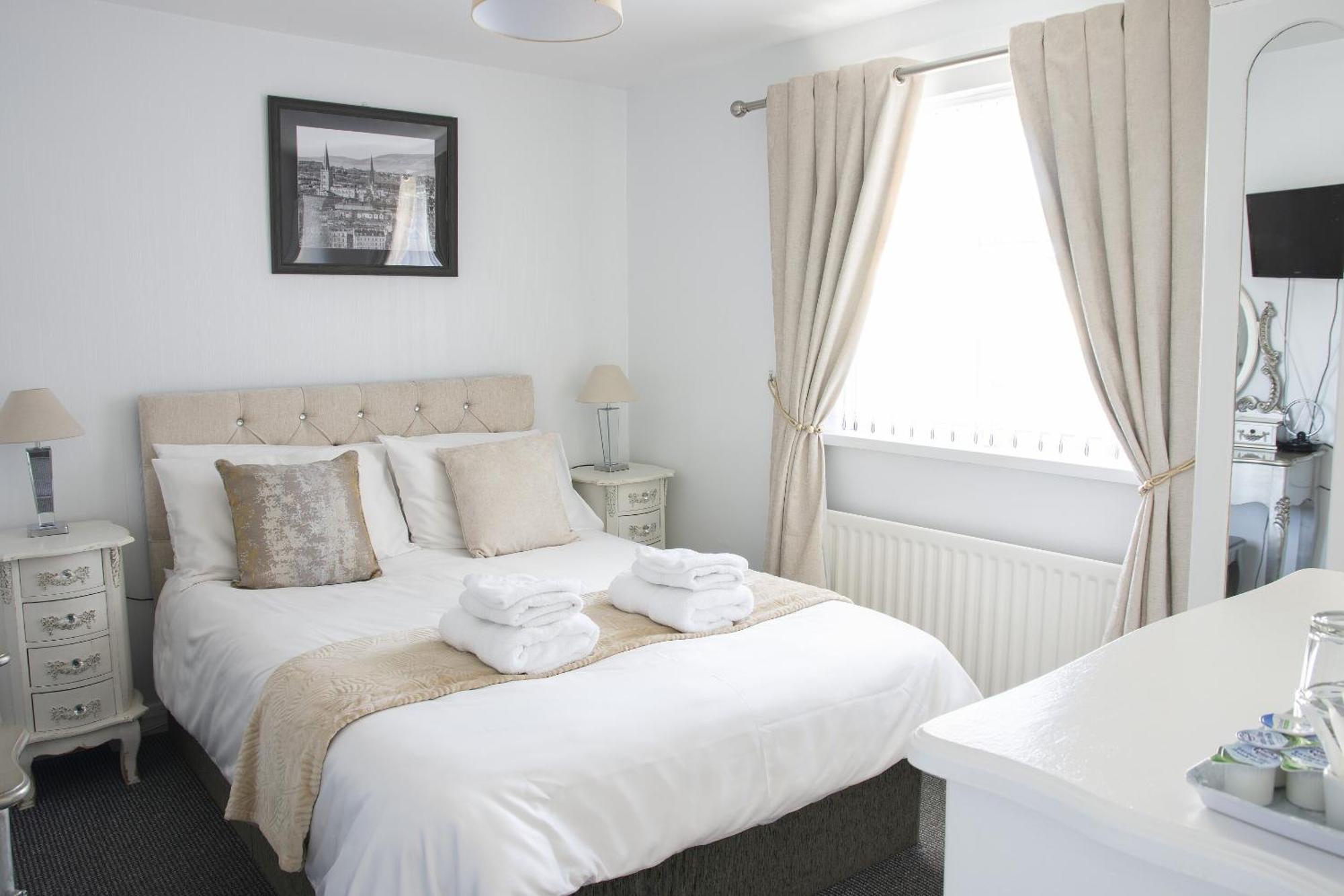 Bishop Gate Bnb Londonderry Bagian luar foto