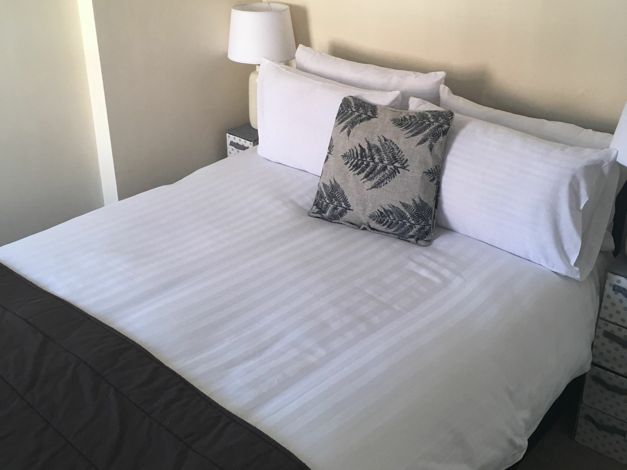 Bishop Gate Bnb Londonderry Bagian luar foto